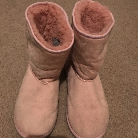 Pink uggs size 5 used condition gray soles - Picture 1 of 8